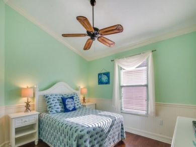 Bedroom with Queen Bed